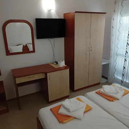 게스트하우스 Ralitsa 3*